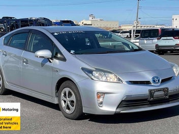 2013 Toyota Prius PHV Hybrid / Low 75kms