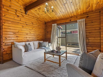 Wonderful Family Home plus Studio!