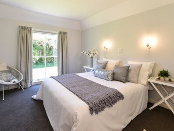 * UNDER OFFER * Architect Designed!