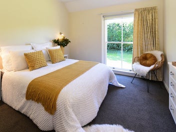 * UNDER OFFER * Architect Designed!