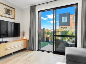 Stylish & Spacious Living on Honowai!