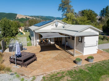 Vendors relocating – sale required!