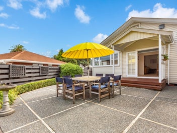 Charming Family Home in Avalon