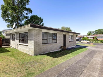 Huge potential – Prime beach location