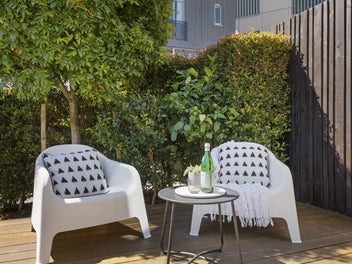 Edgy Urban Living, FREEHOLD & Gated for Privacy