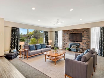 Calling All Large Families – Your Dream Home