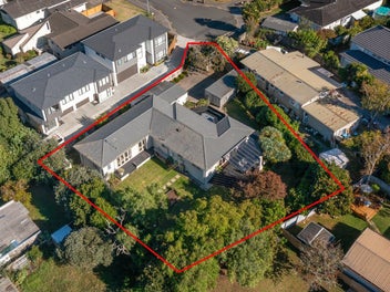 1,055 square metres - Backyard cricket or project?