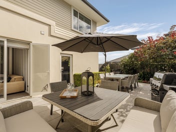 Low Maintenance Luxury Living!