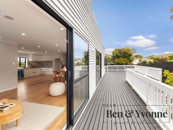 $300,000 less than CV - Full bespoke renovation!