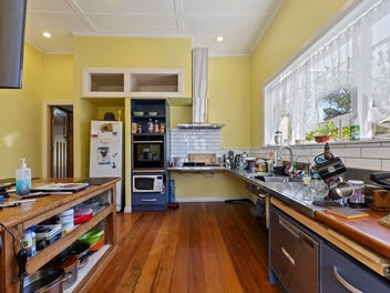 Rangaroa Character Home