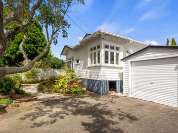 Location, Charm, Opportunity!