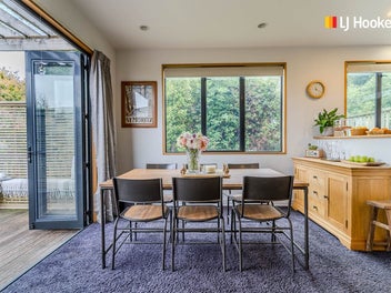 Charming Family Home in Belleknowes