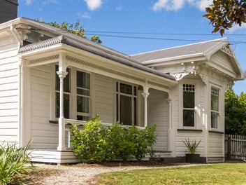 Charming 1920s Classic Villa with Modern Comforts