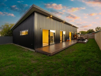 Functional modern 3 bed, 2 bath home