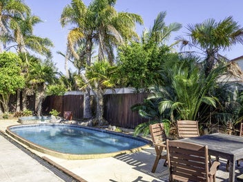 A home for families, investors or developers!