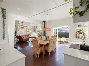 Pristine modernized character oasis, must be sold!