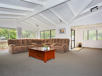 Extended Family Living In Waiuku