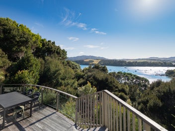 Magic in Mill Bay
