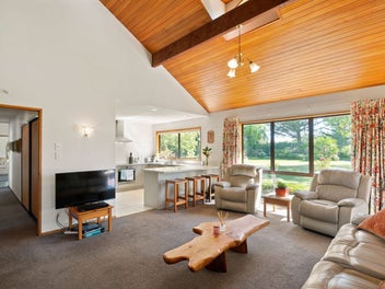 Country Living – 20 Mins to Christchurch