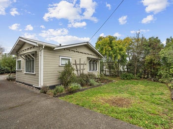 Charming 1930s Cottage in a Prime Location