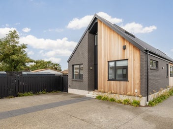 "Priced To Sell - Architectural Loft Style"