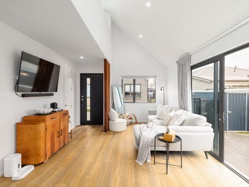 Fresh & Modern Living Space Awaits