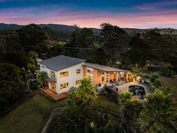 Spacious luxury meets serenity – Your dream...