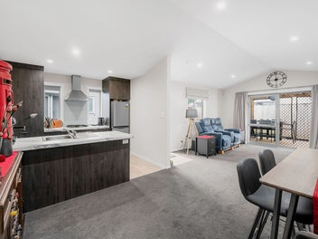 Freehold Duplex Living + Double Garage