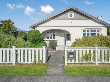 Price Dropped - Charming Petone Home