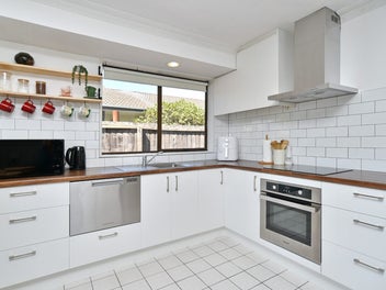 UNDER OFFER - Seize the Opportunity