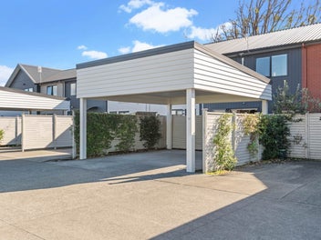 Parkside in Pepene