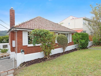 Ideal First Home With A Bedsit Flat