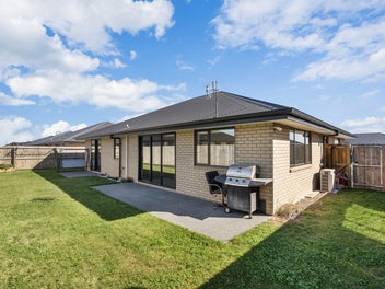 Urgent sale - owners' plans are firm!