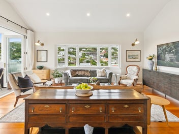 ELEVATED ELEGANCE IN ISLAND BAY