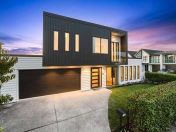 Freestanding Modern Designed at the Corner!