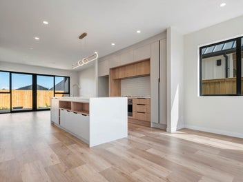 Luxurious Living in Prestigious Karaka