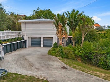 Renovate or Develop 1,276sqm Freehold Corner Site