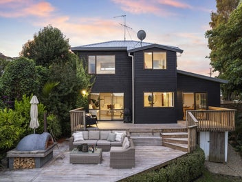 Fantastic Freehold Family Home!