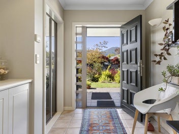 Sunny Birchwood Lane living