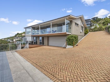 Luxury versatile living with unbeatable views