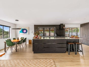 Five Bed, Two Bath in Lynmore