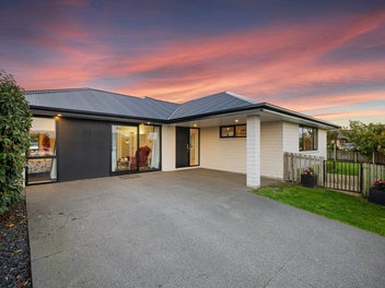 Owners Purchased - Five Bed Family Abode