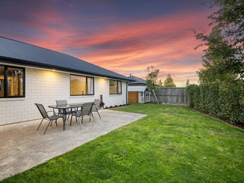 Owners Purchased - Five Bed Family Abode