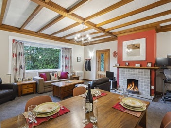 Sensational two bedroom in Ngaio Village
