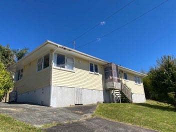 Image 1 of 7