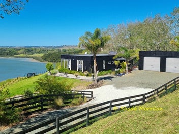 Private Waterfront Retreat