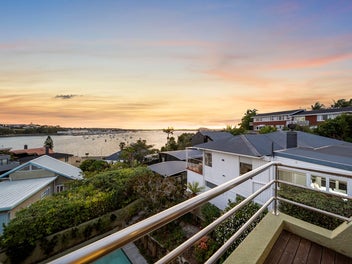 Spectacular Waterfront Living | Professionals