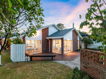 Sunny, Private & Prime Location