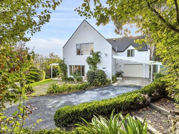 Spacious, Stylish & Sun-Soaked Family Home