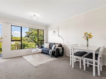 Peaceful, Private & Well Positioned